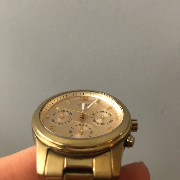 Gold Guess watch - Picture 6 of 6